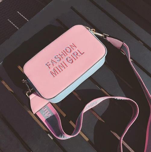 明星同款小猪包:6款小猪包打造经典复古感(图) 明星同款小猪包:6款小猪包打造经典复古感(图)