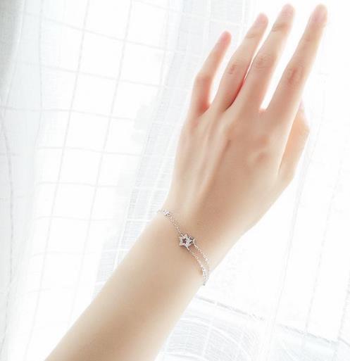 露出性感锁骨的单品韩版锁骨链简约颈链搭配（图）