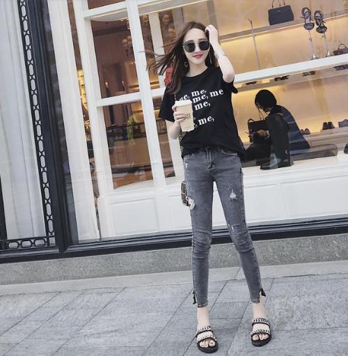 潮范个性黑色破洞牛仔裤：演绎潮女主流时尚（图）