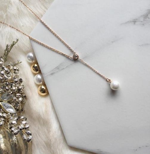 玫瑰金珍珠吊坠项链：6款项链打造优雅迷人女神范