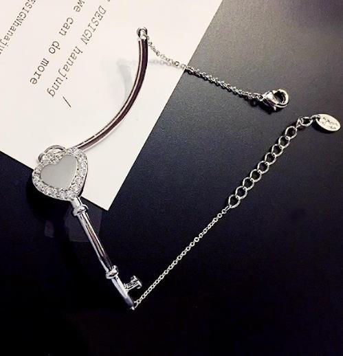 6款时尚韩版花朵手链告诉你什么才是女神范儿（图）