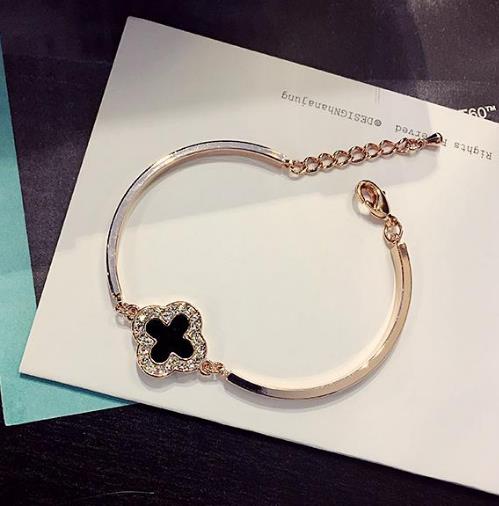 6款时尚韩版花朵手链告诉你什么才是女神范儿（图）