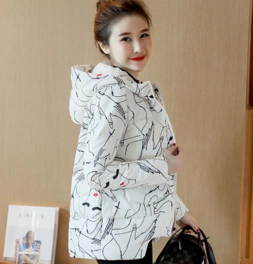 羽绒服才是冬装必备:大毛修身领羽绒服推荐(图) 羽绒服才是冬装必备:大毛修身领羽绒服推荐(图)