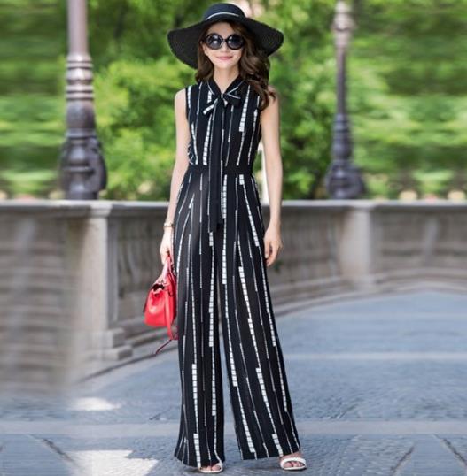 条纹高腰宽松连体裤搭配：低调奢华连体裤（图）