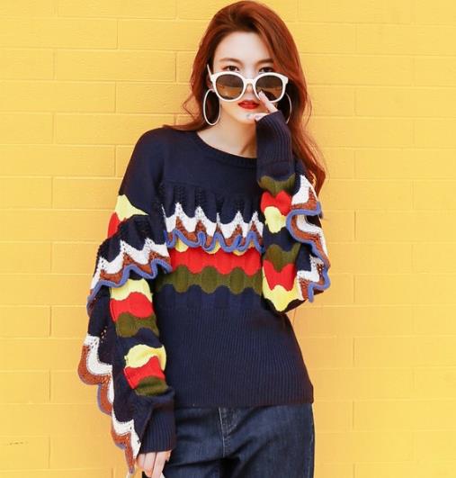 格子半身裙搭配圆领长袖针织衫:演绎时尚甜美风 格子半身裙搭配圆领长袖针织衫:演绎时尚甜美风