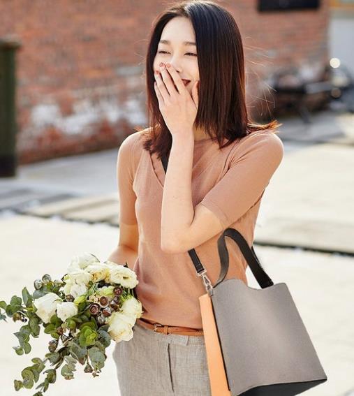 6款秋冬款简约复古流苏百搭水桶包值得入手（图）