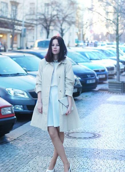 大衣配裙子最时髦：时尚显瘦（图）