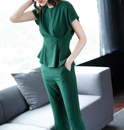 6款高品质的简约时尚套装：显瘦又显优雅气质（图）