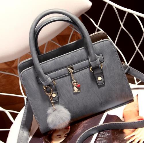 最流行拼接水钻斜挎包搭配:随性又彰显品位(图) 最流行拼接水钻斜挎包搭配:随性又彰显品位(图)