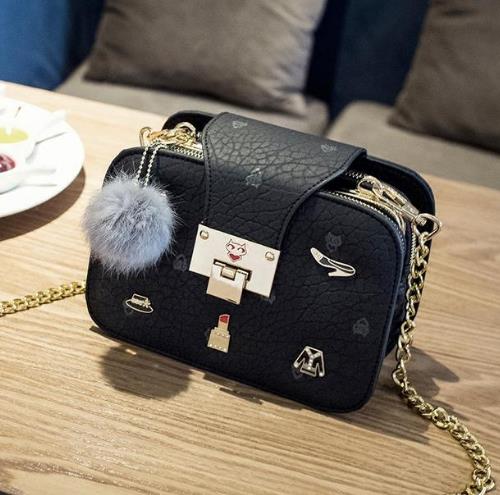 最流行拼接水钻斜挎包搭配:随性又彰显品位(图) 最流行拼接水钻斜挎包搭配:随性又彰显品位(图)