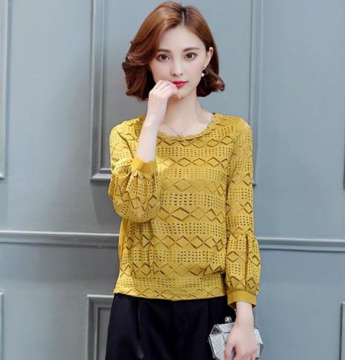 喇叭袖蕾丝衬衫凸显时尚优雅气质：增添女人味（图）