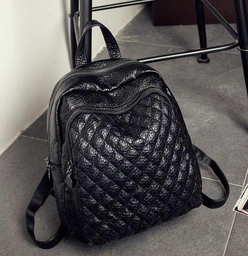 明星同款韩版真皮双肩包搭配：简约时尚又百搭（图）