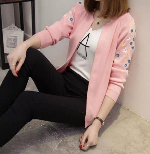 几款简约宽松针织开衫就可以提升你的时尚品味（图）