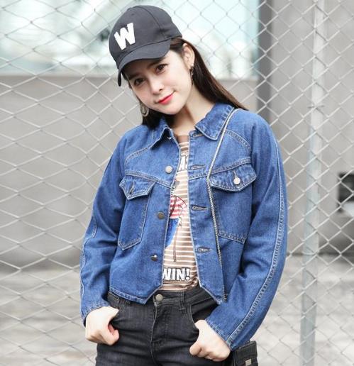 什么才是少女感：这几款卫衣+高腰牛仔裤美到爆