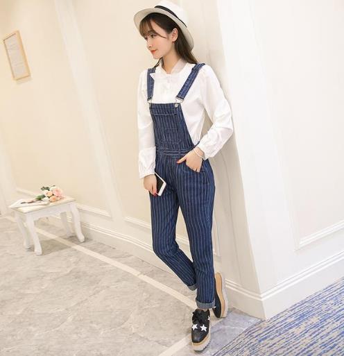 什么才是少女感：这几款卫衣+高腰牛仔裤美到爆