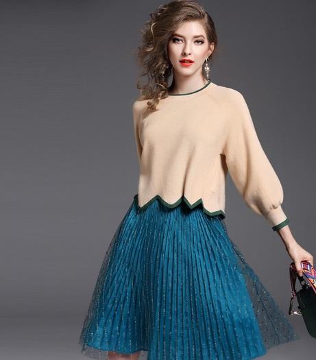 适合秋冬的两件套：蕾丝拼接针织两件套推荐（图）