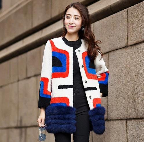 打造时尚气质的皮草拼接立领外套搭配推荐(图) 打造时尚气质的皮草拼接立领外套搭配推荐(图)