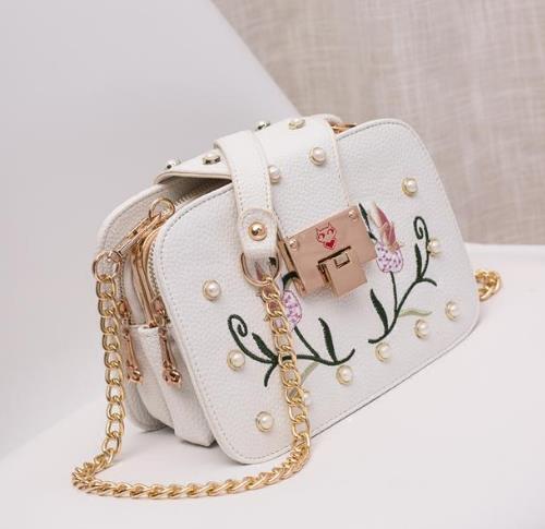 2017年新上市链条刺绣单肩小方包：简约百搭（图）