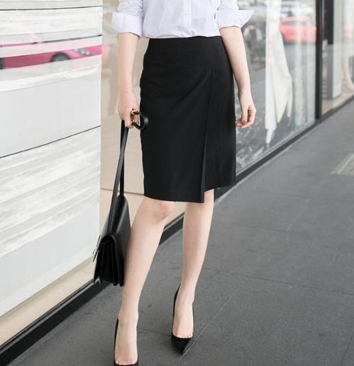 高腰显瘦开叉半身裙怎么搭配上衣：凸显大长腿（图）