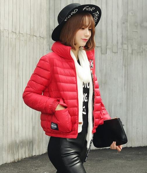 大毛领加厚短款羽绒服怎么搭配才能洋气又保暖（图）