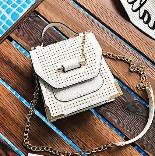 时尚锁扣单肩包搭配：百搭又实用单肩包推荐（图）