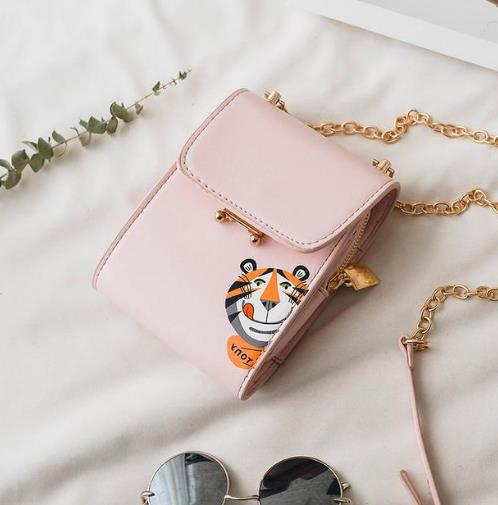 时尚锁扣单肩包搭配：百搭又实用单肩包推荐（图）