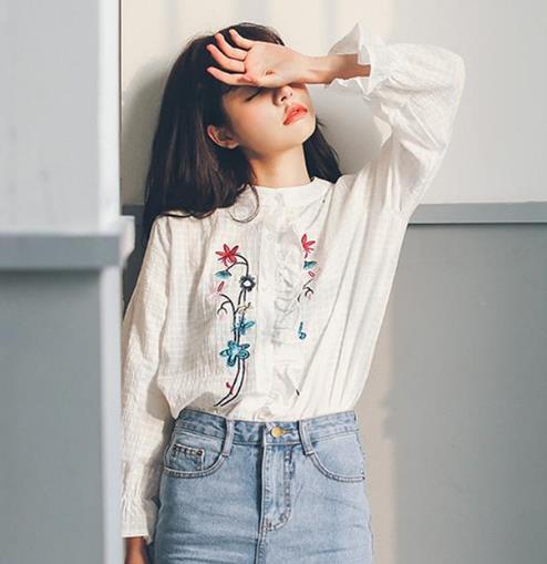 百褶裙搭配一字领针织衫：休闲百搭针织衫推荐（图）