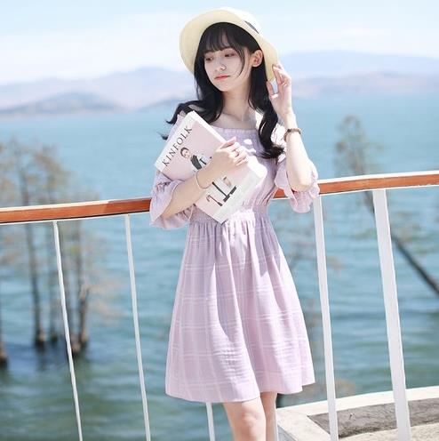 蕾丝花朵条纹连衣裙搭配:6款打造夏日小清新 蕾丝花朵条纹连衣裙搭配:6款打造夏日小清新