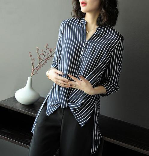 中长款长袖衬衫单穿又能当外套:超显高显瘦(图) 中长款长袖衬衫单穿又能当外套:超显高显瘦(图)