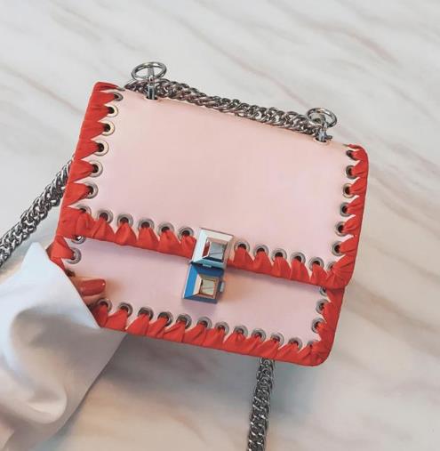 今年流行这几款单肩包：链条单肩小方包推荐（图）