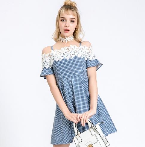 蕾丝花朵条纹连衣裙搭配：6款打造夏日小清新