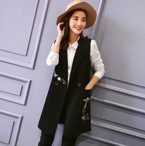 风格迥异的单品马甲搭配：不对称流苏马甲分享（图）