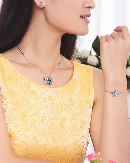 镶钻水晶四叶草项链：打造夏日唯美小清新（图）