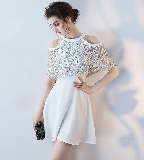 凉鞋搭配撞色吊带百褶裙：时尚性感百褶裙推荐