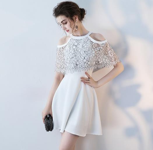 无袖收腰马甲裙怎么搭配：铿锵干练马甲裙推荐