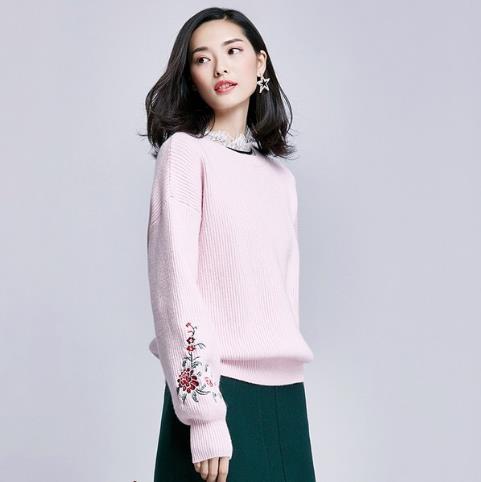 2017秋冬流行粗线毛衣:新款阔袖宽松粗线毛衣搭配 2017秋冬流行粗线毛衣:新款阔袖宽松粗线毛衣搭配