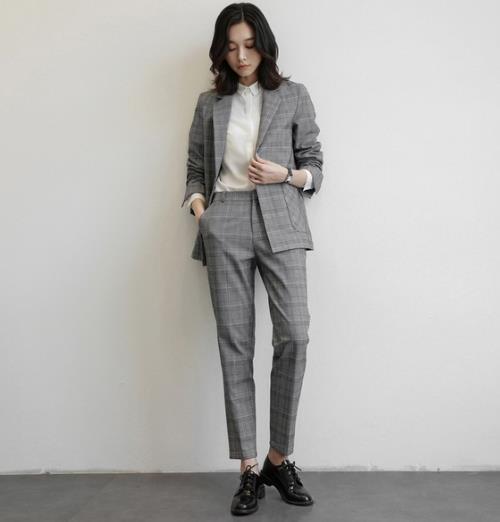 中长过膝双面呢大衣:6款大衣彰显高贵优雅(图) 中长过膝双面呢大衣:6款大衣彰显高贵优雅(图)