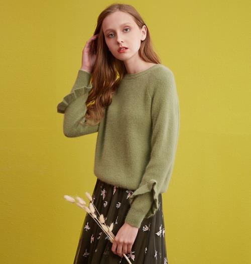 点缀甜美气质的木耳边纯色针织衫搭配推荐(图) 点缀甜美气质的木耳边纯色针织衫搭配推荐(图)