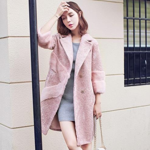 羊剪绒拼接皮草大衣搭配：6款大衣彰显知性大气（图）