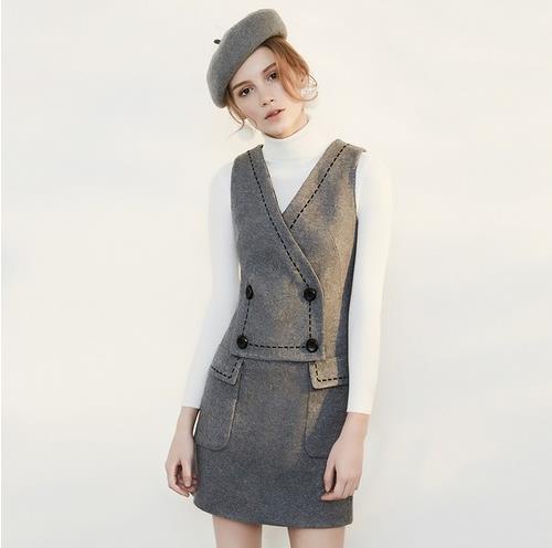 针织连衣裙是秋冬的宠儿:纯色针织连衣裙搭配(图) 针织连衣裙是秋冬的宠儿:纯色针织连衣裙搭配(图)