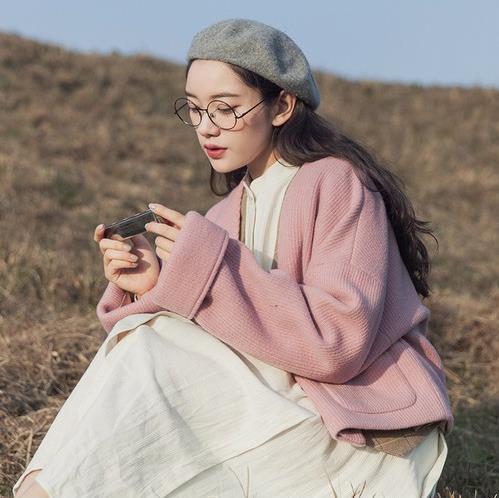 拉链翻领夹克外套搭配网纱裙：帅气又甜美（图）