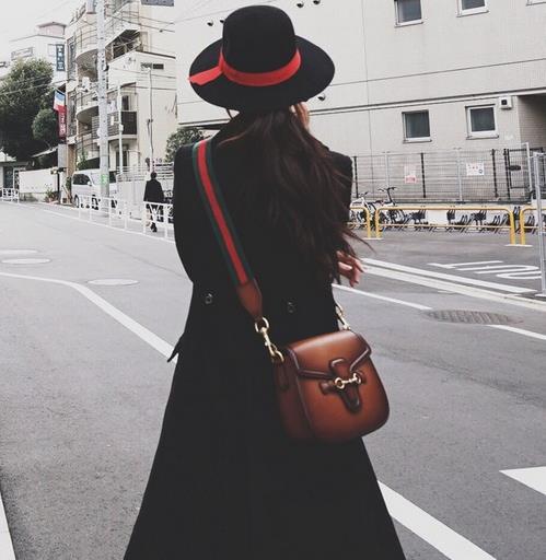 头层牛皮迷你单肩水桶包:时尚百搭水桶包推荐(图) 头层牛皮迷你单肩水桶包:时尚百搭水桶包推荐(图)