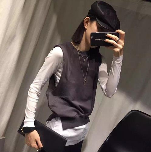 套装也能美出新潮流：兔毛毛衣短裙两件套搭配（图）