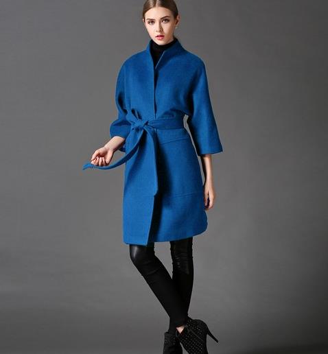 翻领长款皮毛外套搭配小脚裤：简约百搭又保暖（图）