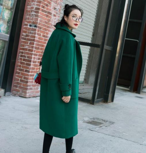 翻领一粒扣毛呢外套搭配连衣裙：显高显瘦（图）