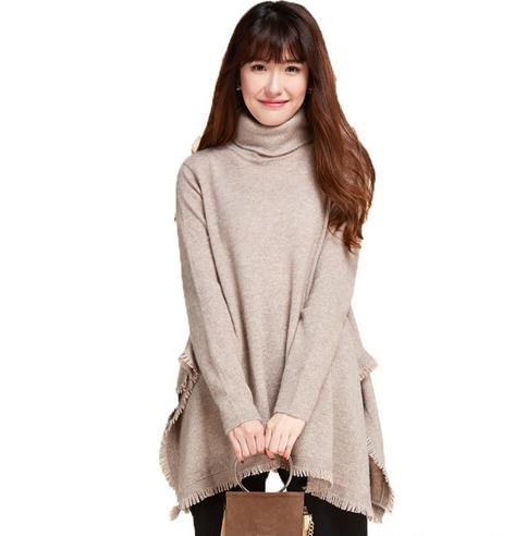 高领针织连衣裙怎么搭配外套才能时尚减龄又百搭