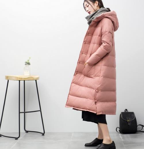 冬季新款小立领刺绣羽绒服：简约休闲文艺范（图）