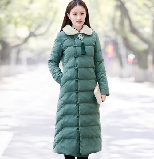 冬季新款小立领刺绣羽绒服：简约休闲文艺范（图）