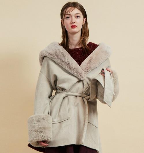 加厚纯色短款棉袄搭配小脚裤:时髦洋气又保暖(图) 加厚纯色短款棉袄搭配小脚裤:时髦洋气又保暖(图)