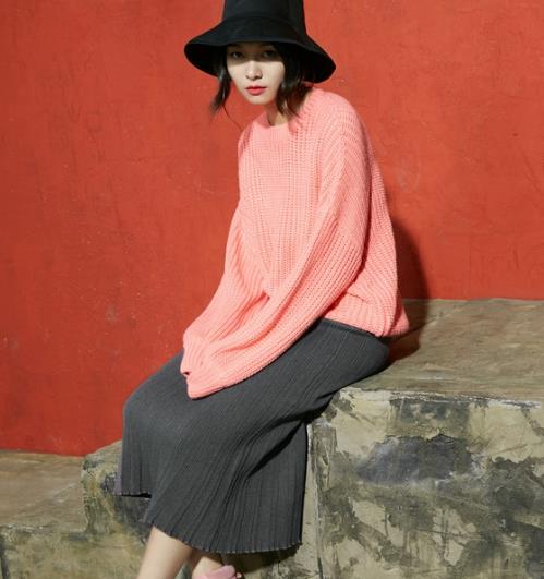 秋冬半身裙这么穿才好看：格子高腰半身裙推荐（图）